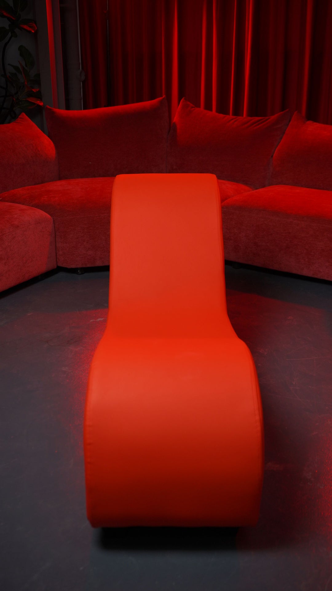 Marielove Erotischer Sex Chair Lounger–Ergonomisches Liebesmöbel für Vielseitige Positionen–Verstärkter Holzrahmen & Hochdichter Schaumstoff – 160cm