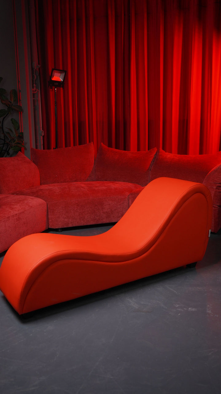 Marielove Erotischer Sex Chair Lounger–Ergonomisches Liebesmöbel für Vielseitige Positionen–Verstärkter Holzrahmen & Hochdichter Schaumstoff – 160cm