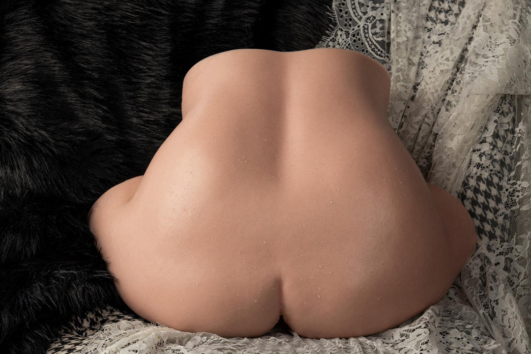 Rückenansicht einer Sexpuppe