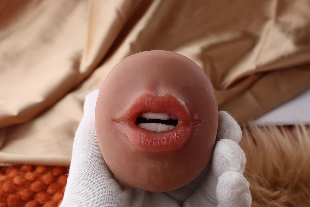 Silikonkopf mit geöffnetem Mund