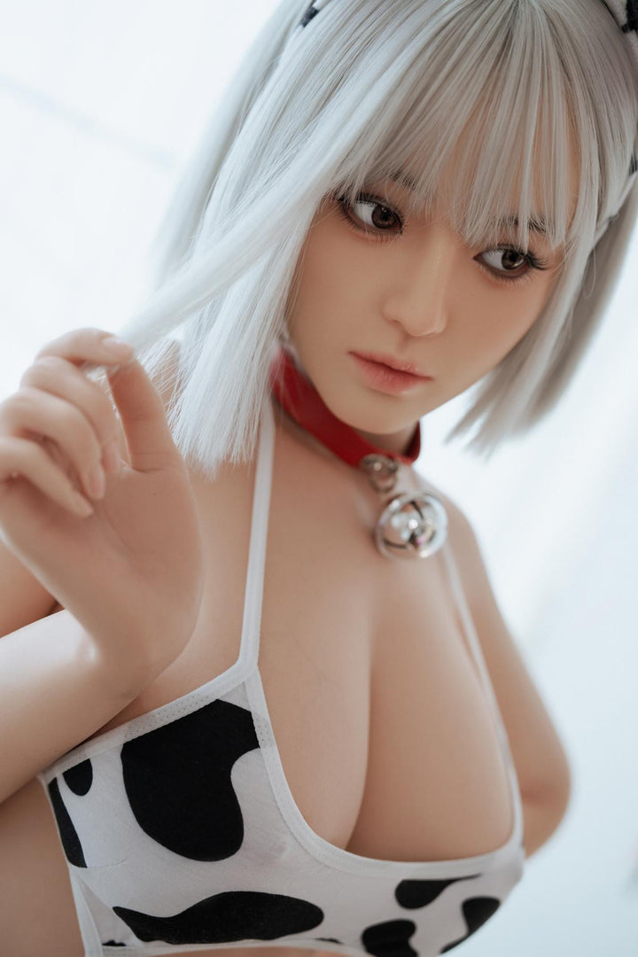 Sexpuppe mit weißem Haar