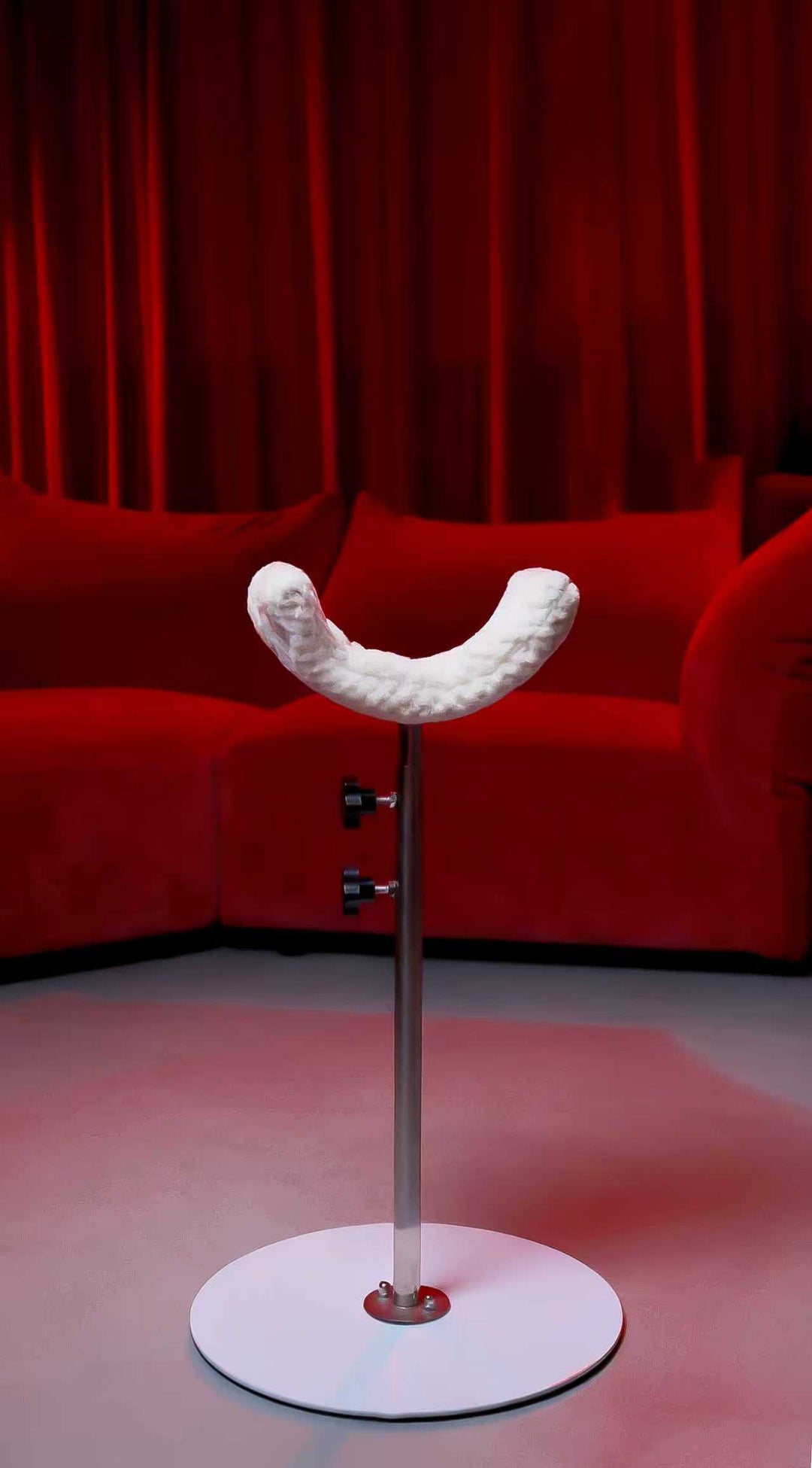 Puppenständer mit regulierbarer Höhe