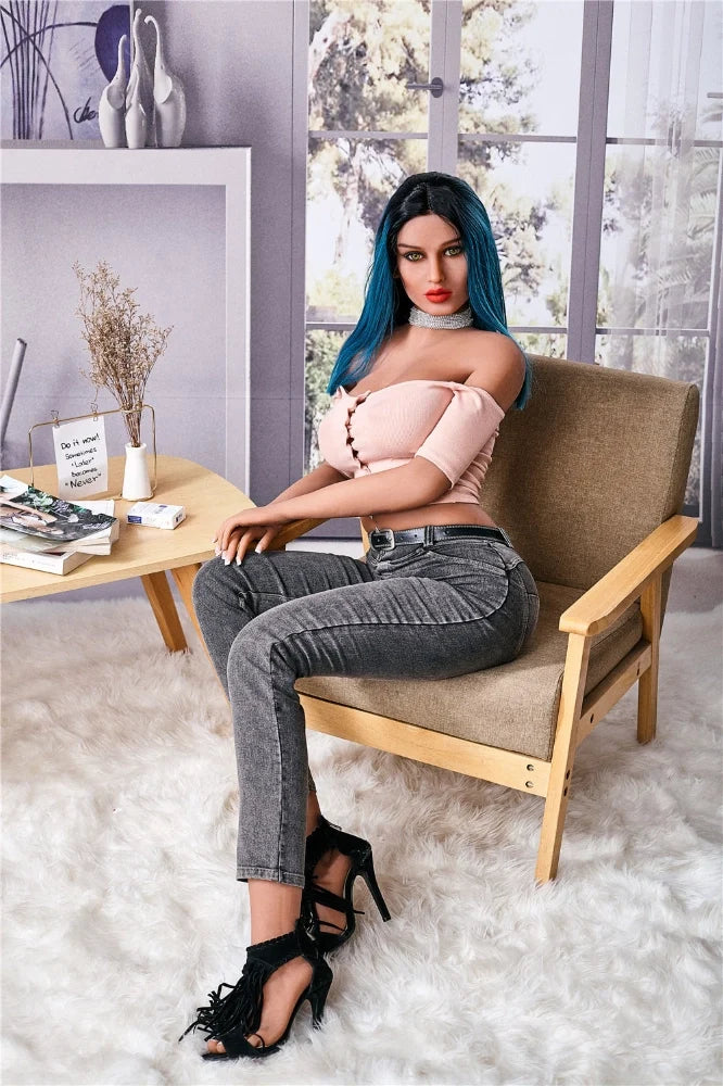 Sexpuppe Leyla
