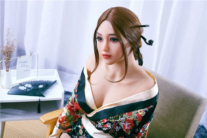 Sexpuppe Akiko