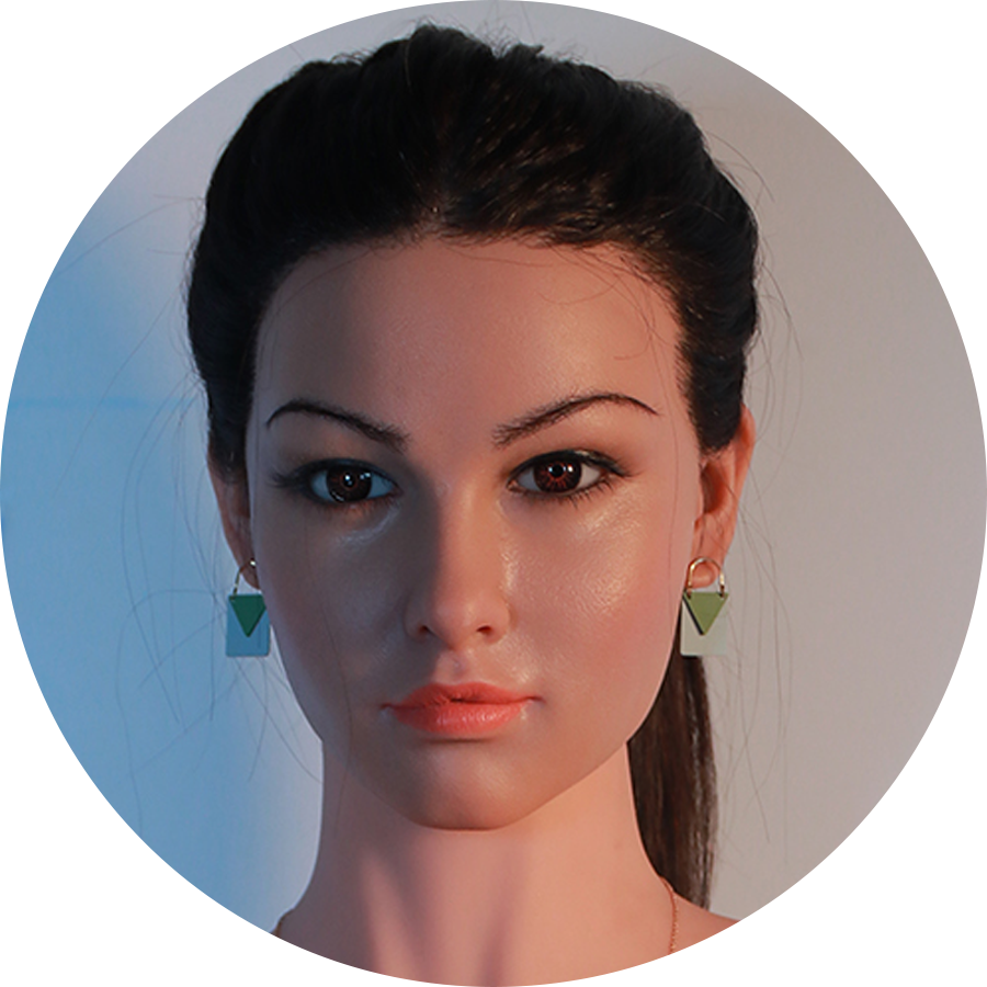 Mannequin-Kopf, weiblich, Ohrringe, realistisch