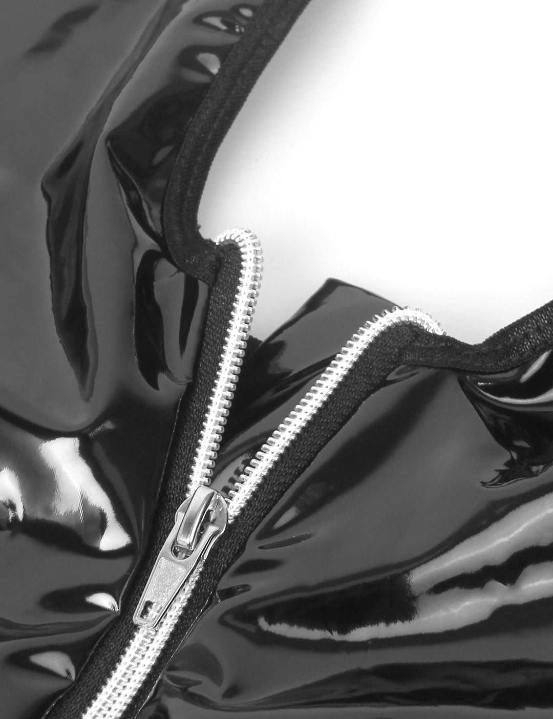 Sexy Schwarze Wet-Look Lingerie – Halter-BH, Patent-Leder & Spitze, Strapse